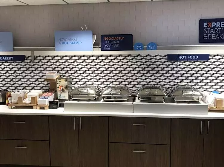 فندق Holiday Inn Express Memphis Medical Center Midtown, An Ihg