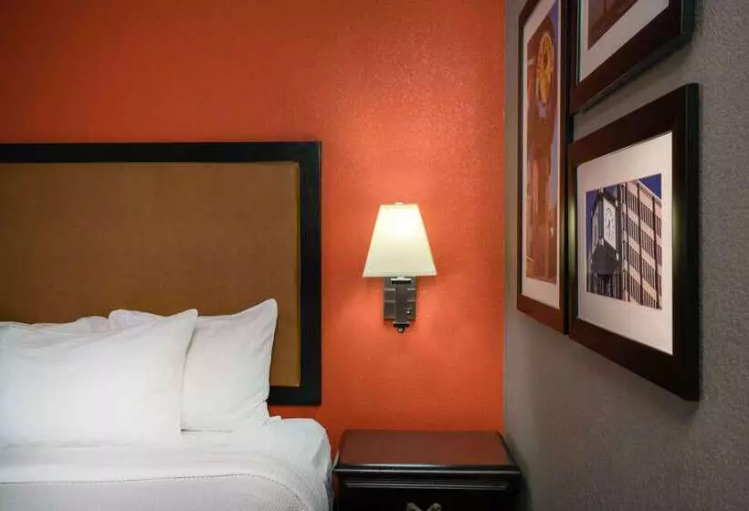 فندق La Quinta By Wyndham Memphis Airport Graceland