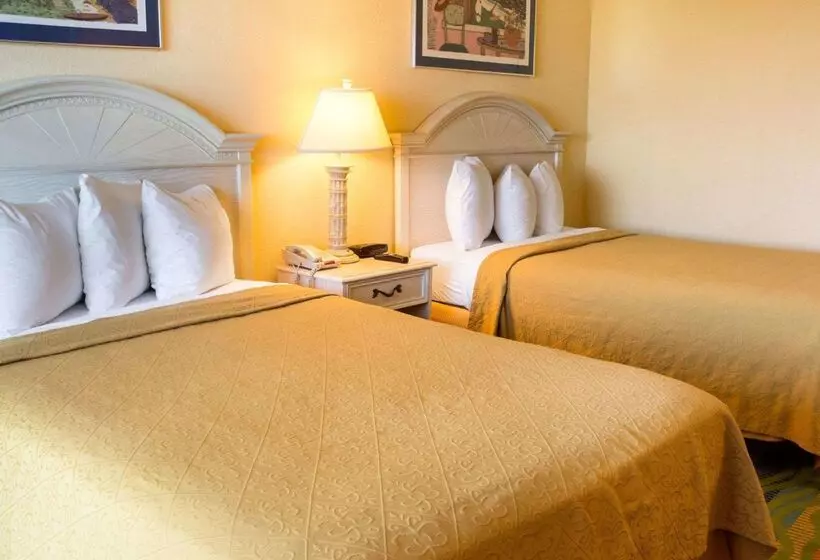 Отель Quality Inn & Suites Oceanfront
