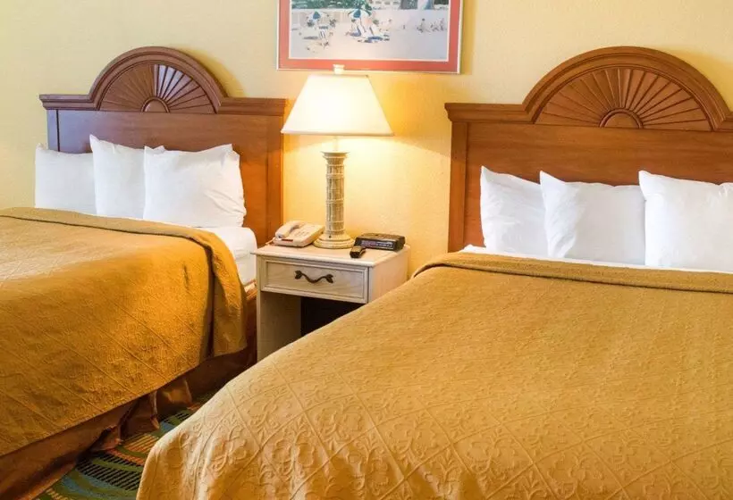 Отель Quality Inn & Suites Oceanfront