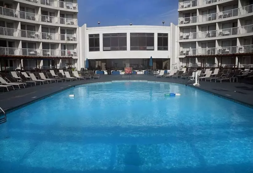 Отель Quality Inn & Suites Oceanfront