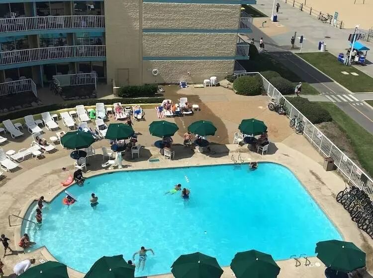 Отель Quality Inn & Suites Oceanfront