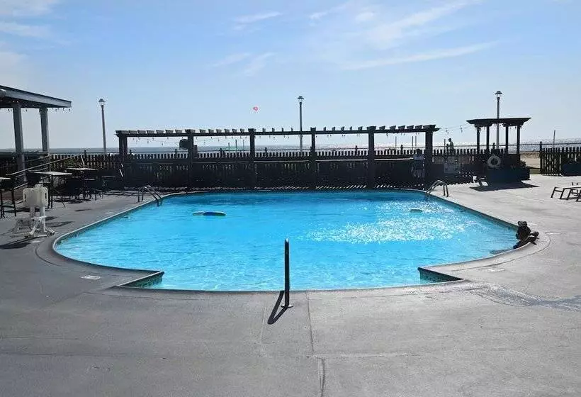 Отель Quality Inn & Suites Oceanfront