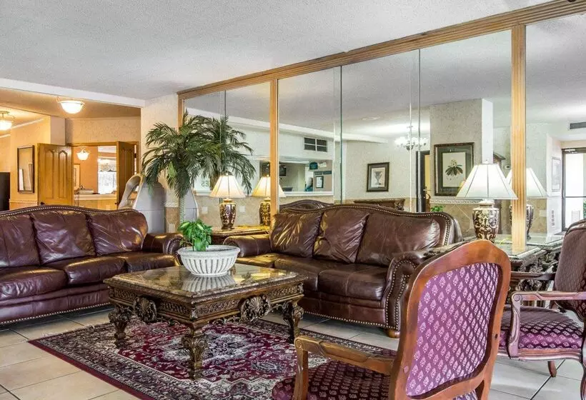 Hotell Quality Inn & Suites