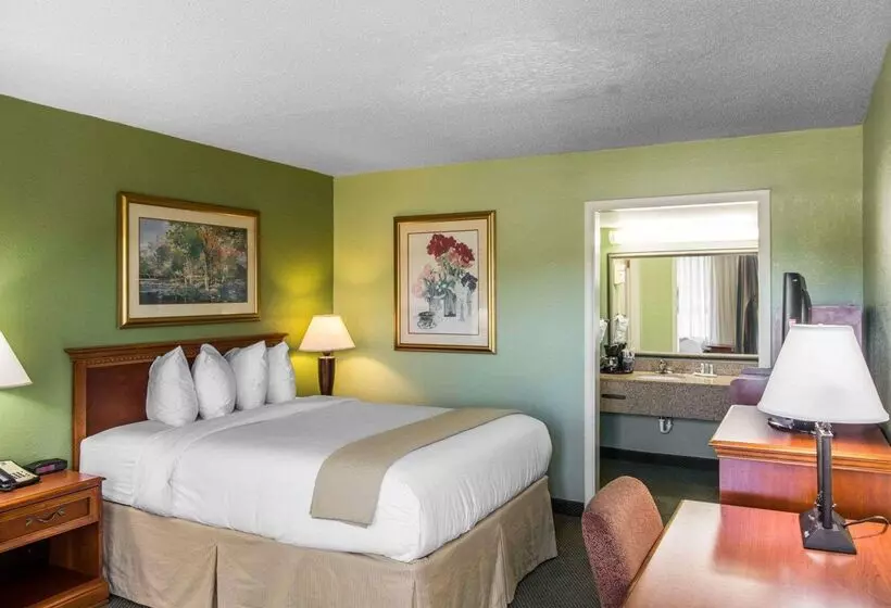 Hotell Quality Inn & Suites