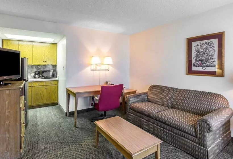 Hotell Quality Inn & Suites