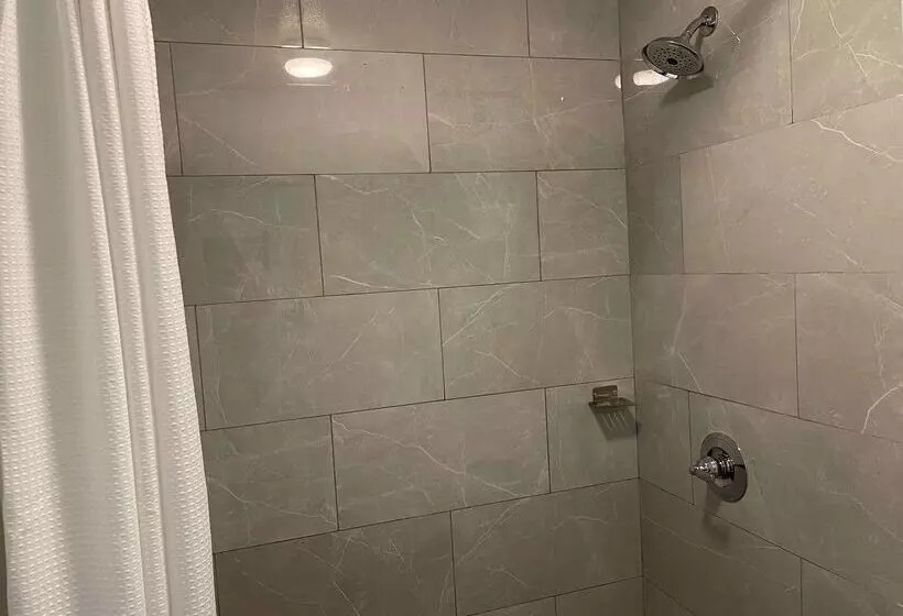 هتل Quality Inn Troy