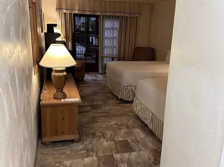 Ramada Hotel & Conference Center By Wyndham Las Cruces