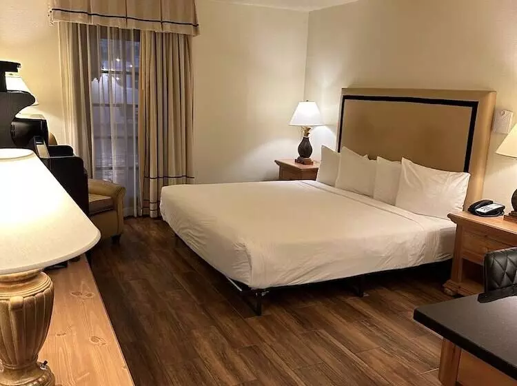 Ramada Hotel & Conference Center By Wyndham Las Cruces