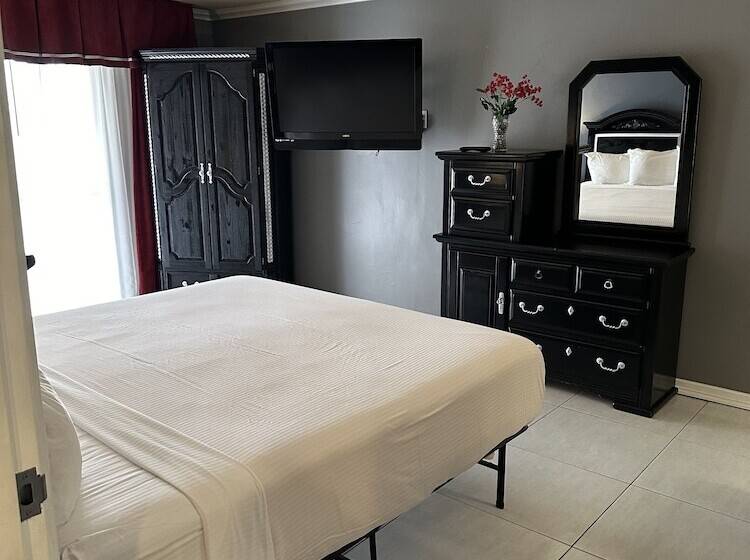 Ramada Hotel & Conference Center By Wyndham Las Cruces