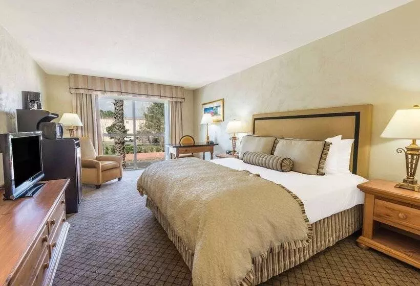 Ramada Hotel & Conference Center By Wyndham Las Cruces