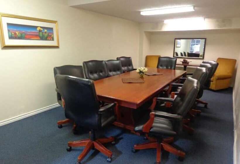 Ramada Hotel & Conference Center By Wyndham Las Cruces