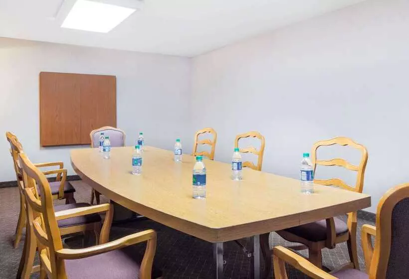 호텔 Ramada By Wyndham Macon