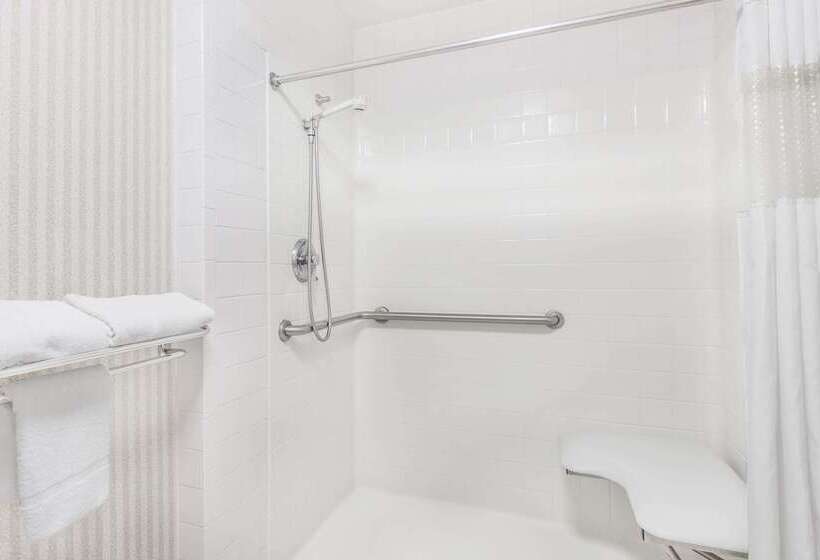 فندق Ramada By Wyndham Macon