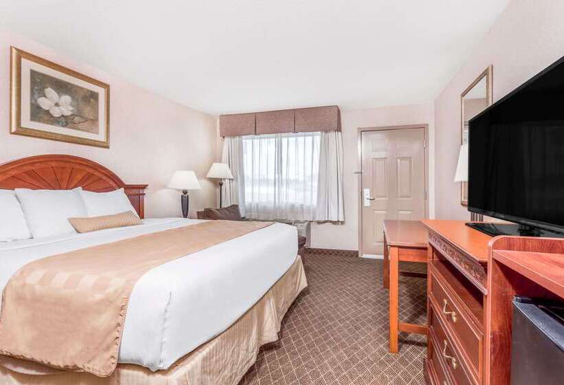 فندق Ramada By Wyndham Macon