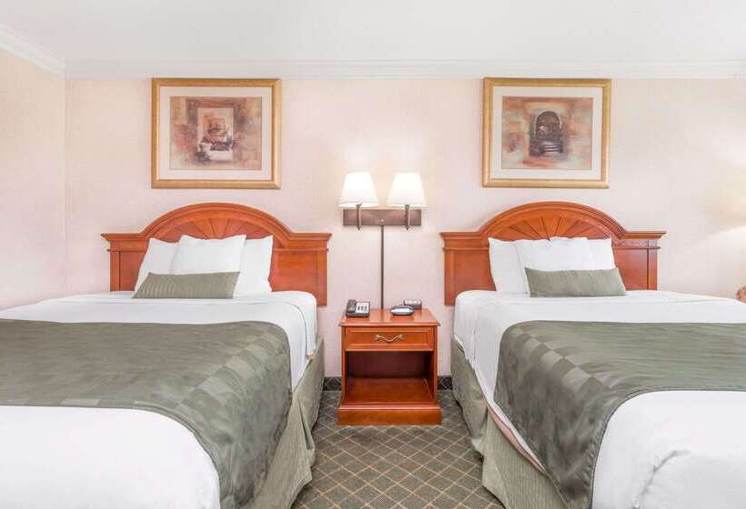 فندق Ramada By Wyndham Macon