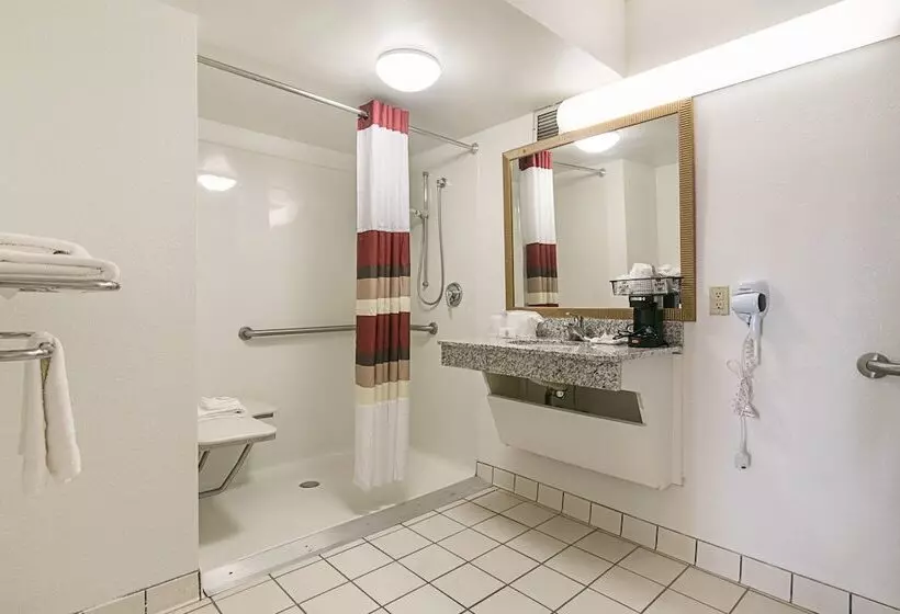 فندق Red Roof Inn Forsyth