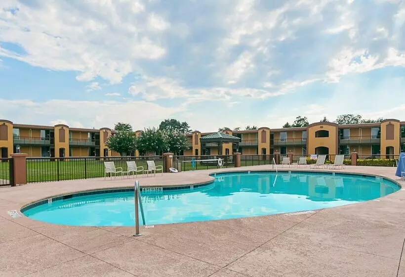 فندق Red Roof Inn Forsyth