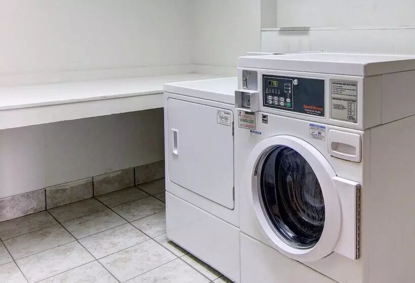 فندق Red Roof Inn Forsyth