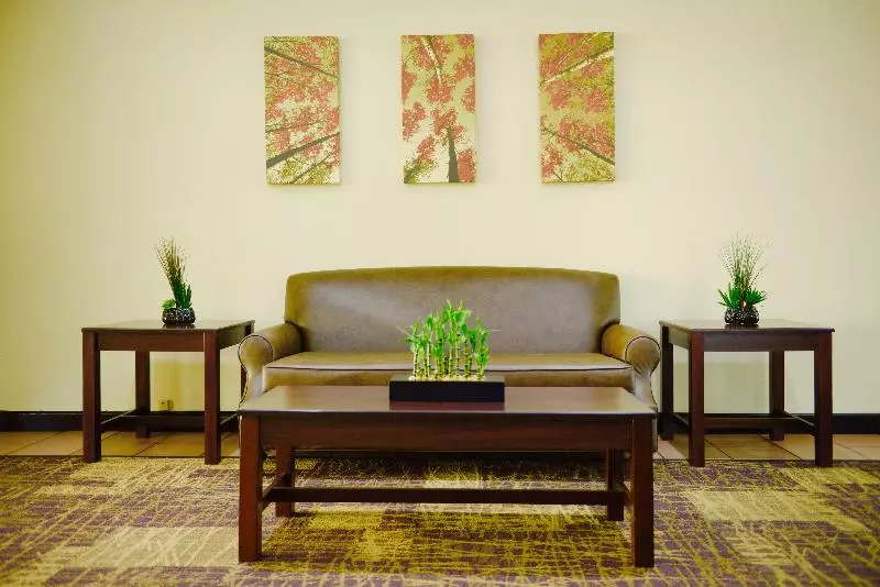 فندق Red Roof Inn & Suites Commerce Athens