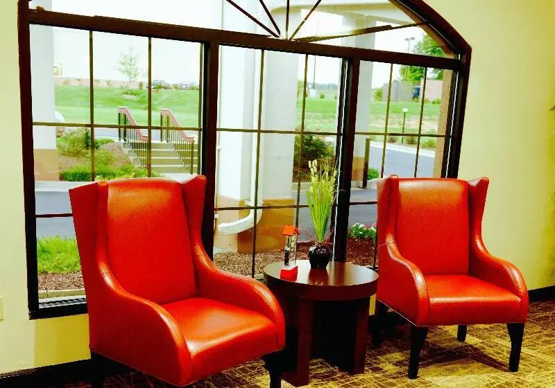 فندق Red Roof Inn & Suites Commerce Athens