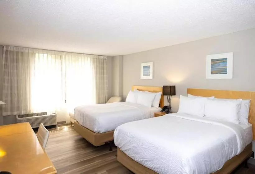 Отель Solomons Inn Resort & Marina