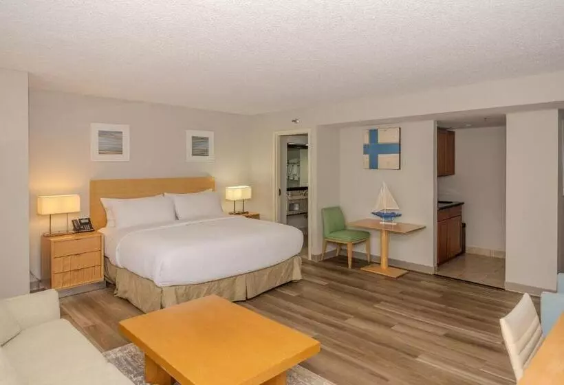 Отель Solomons Inn Resort & Marina