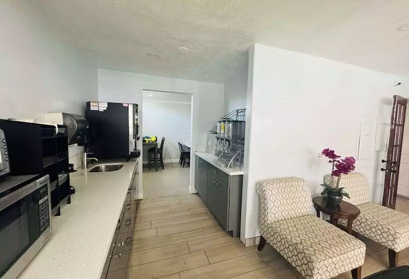 Szálloda Surestay By Best Western Fresno Central