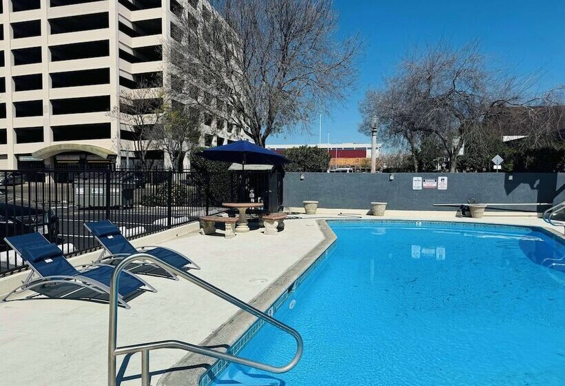 هتل Surestay By Best Western Fresno Central