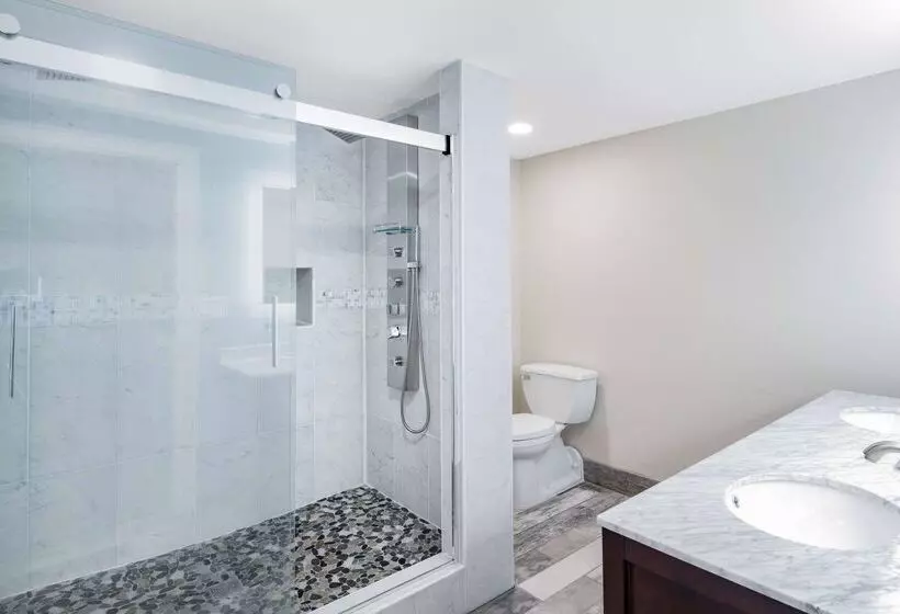 호텔 Wyndham Garden Kenosha Harborside