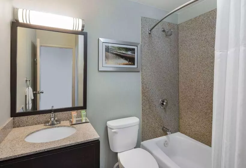 호텔 Wyndham Garden Kenosha Harborside