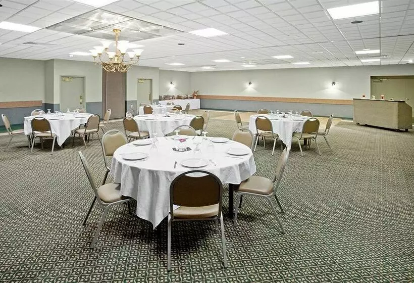 فندق Americas Best Value Inn Saginaw South