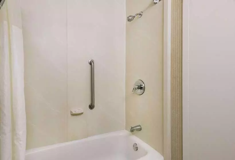 Hotel Days Inn By Wyndham Rutland/killington Area