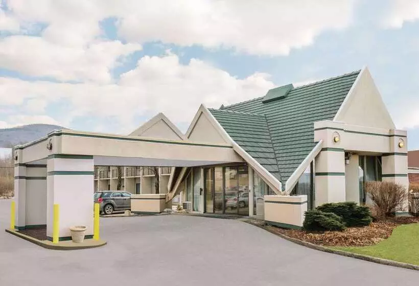 Hotel Days Inn By Wyndham Rutland/killington Area