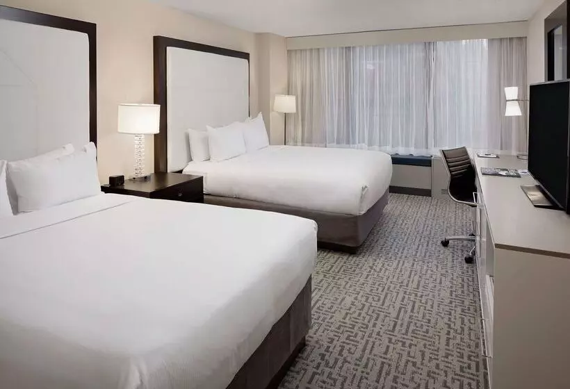 هتل Doubletree By Hilton  Chicago  Magnificent Mile