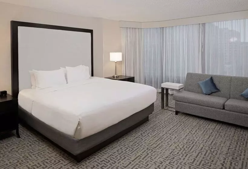 هتل Doubletree By Hilton  Chicago  Magnificent Mile