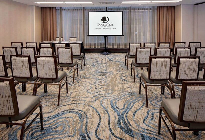 فندق Doubletree By Hilton  Chicago  Magnificent Mile