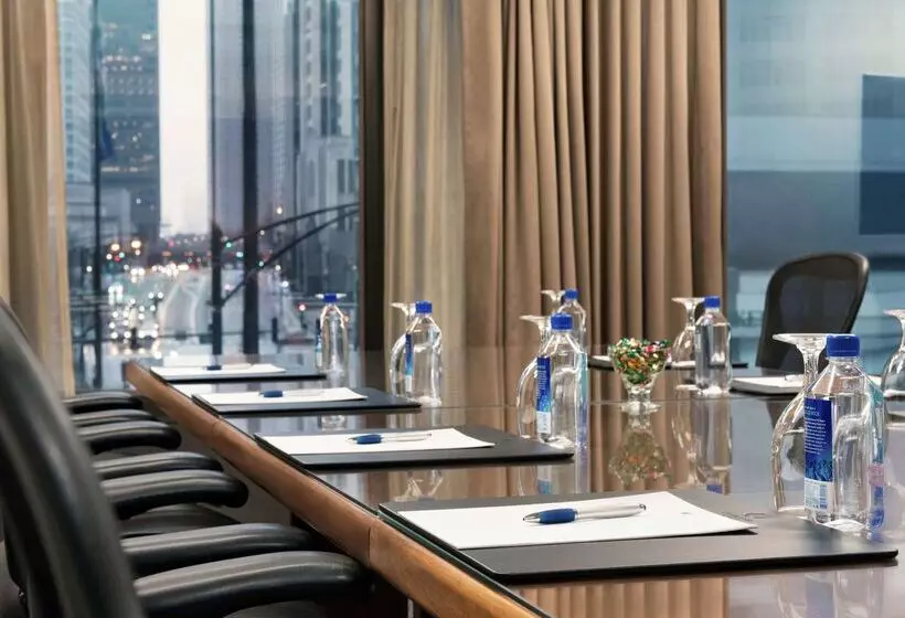 هتل Doubletree By Hilton  Chicago  Magnificent Mile