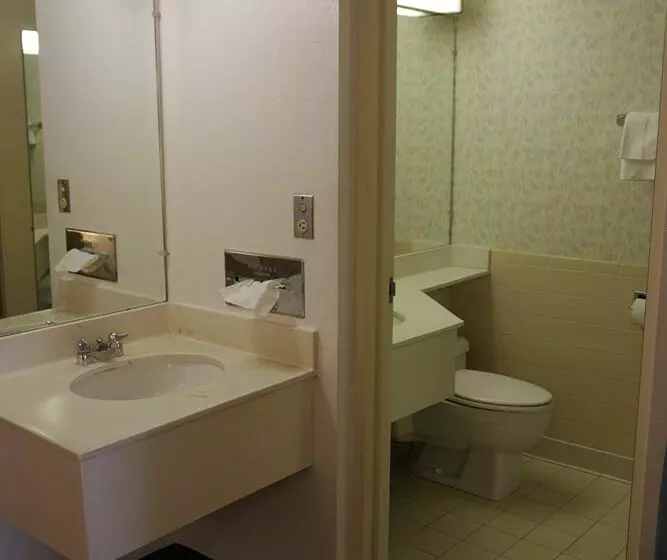 호텔 New Stanton Garden Inn