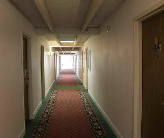 호텔 New Stanton Garden Inn