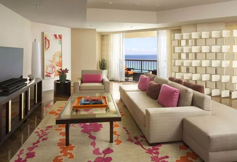 Отель Hyatt Regency Waikiki Beach Resort & Spa