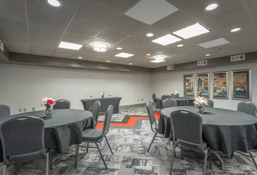 Inn At The Peachtrees, Ascend Hotel Collection