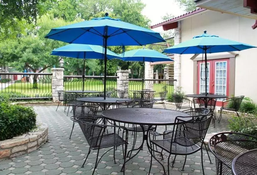 Inn Of The Hills Hotel And Conference Center