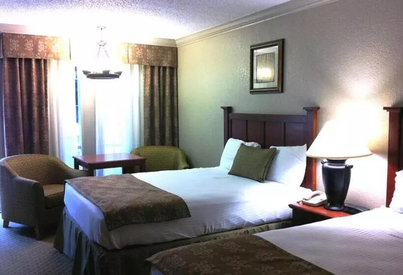 Inn Of The Hills Hotel And Conference Center