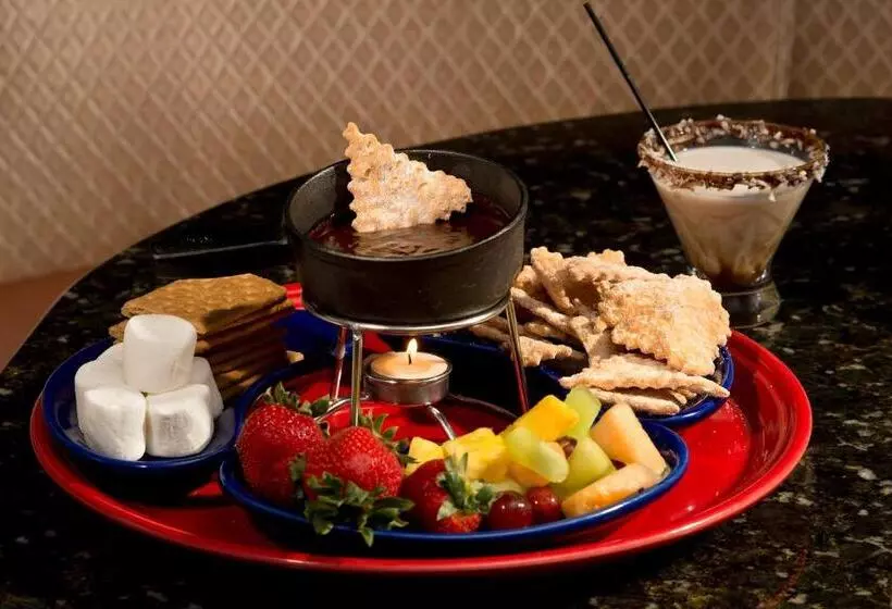 فندق John Carver Inn & Spa