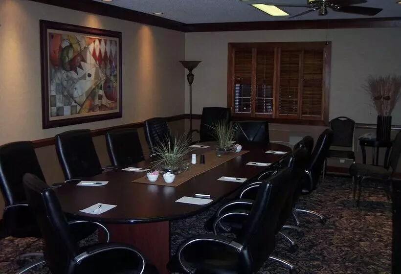 Отель Park Inn Harrisburg West