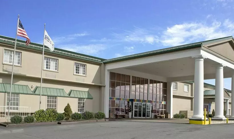 Отель Park Inn Harrisburg West