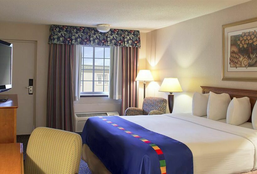 فندق Park Inn Harrisburg West