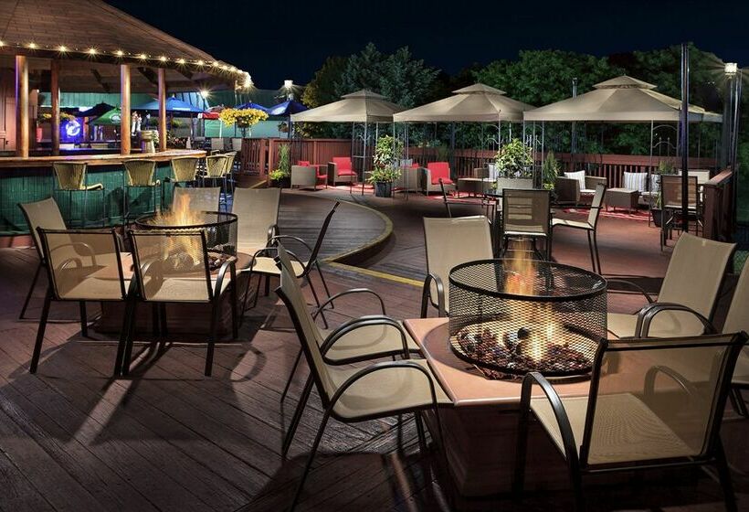 فندق Park Inn Harrisburg West