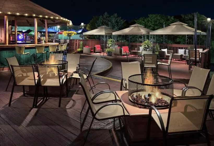 Отель Park Inn Harrisburg West